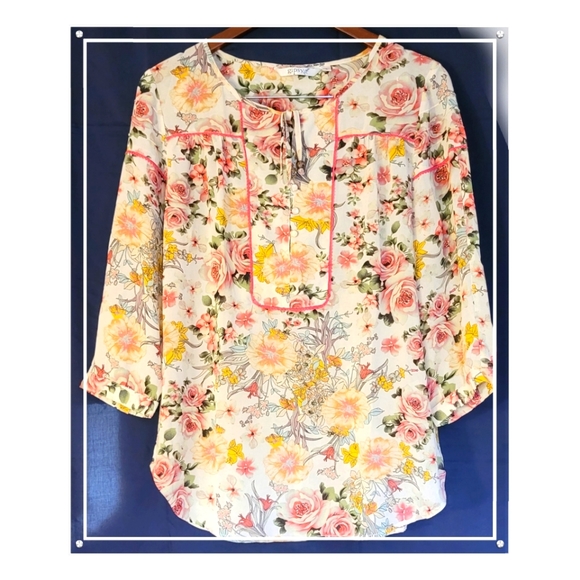 Floral Top - Picture 2 of 5